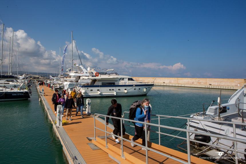 La gioia al ritorno dalla Barcolana di Sofia, Manuel, Francesco, Antonella e Nicola