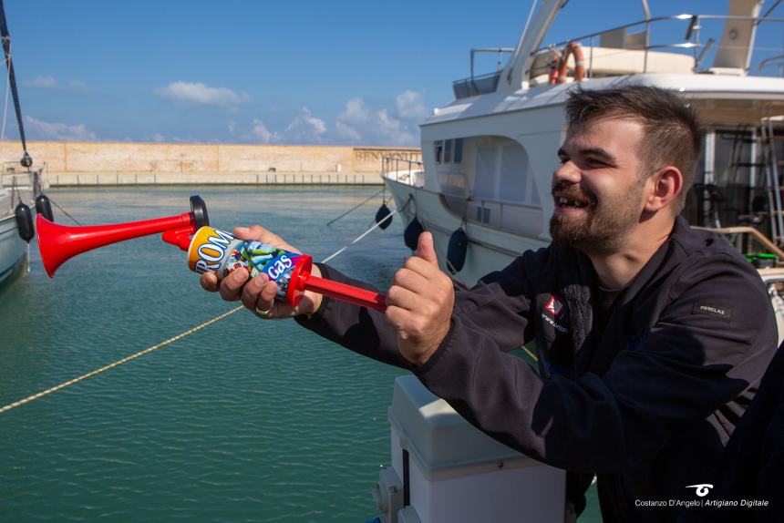 La gioia al ritorno dalla Barcolana di Sofia, Manuel, Francesco, Antonella e Nicola