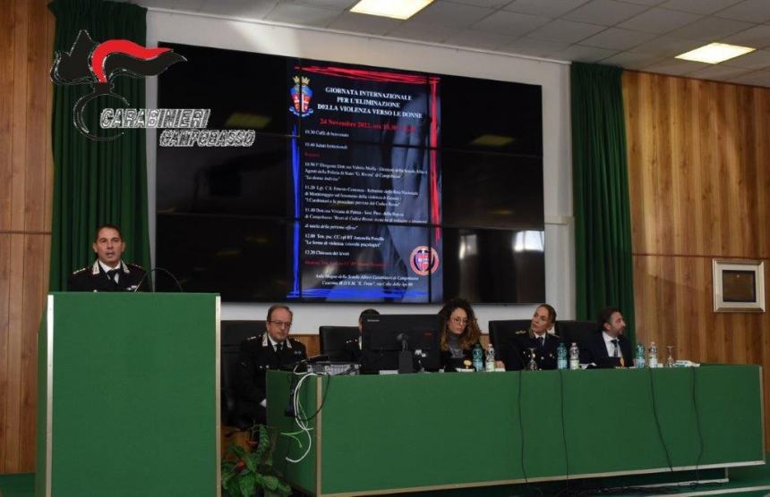 Contro le violenze di genere, il dibattito con gli allievi Carabinieri