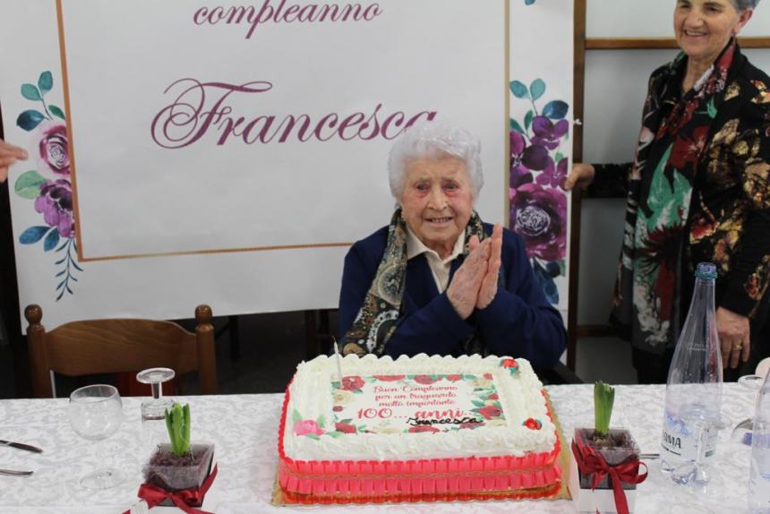 Auguri a Francesca Carozza che spegne 100 candeline