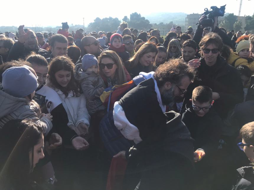 In tantissimi in spiaggia per "La Befana vien dal mare"