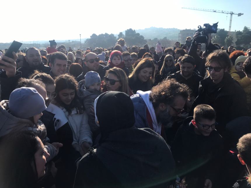 In tantissimi in spiaggia per "La Befana vien dal mare"