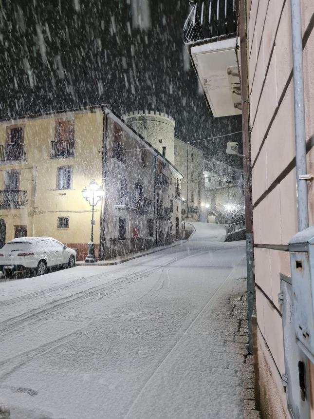 Torna la neve sull'Alto Vastese, pioggia e temperature in calo sulla costa