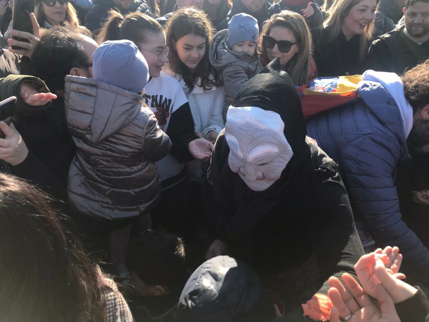 In tantissimi in spiaggia per "La Befana vien dal mare"