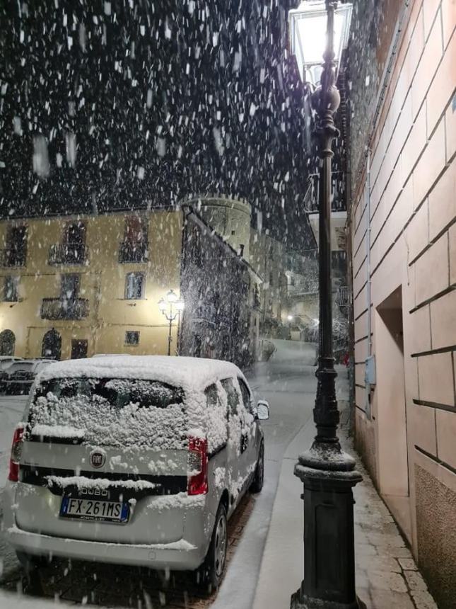 Torna la neve sull'Alto Vastese, pioggia e temperature in calo sulla costa