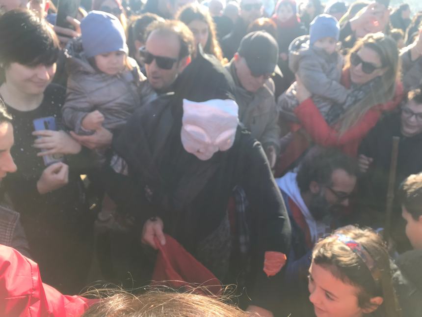 In tantissimi in spiaggia per "La Befana vien dal mare"