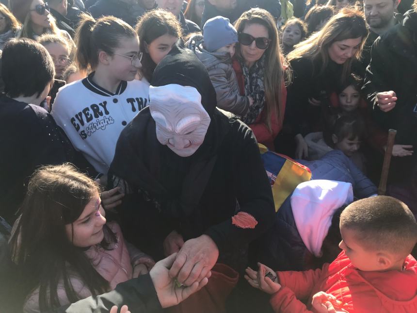 In tantissimi in spiaggia per "La Befana vien dal mare"