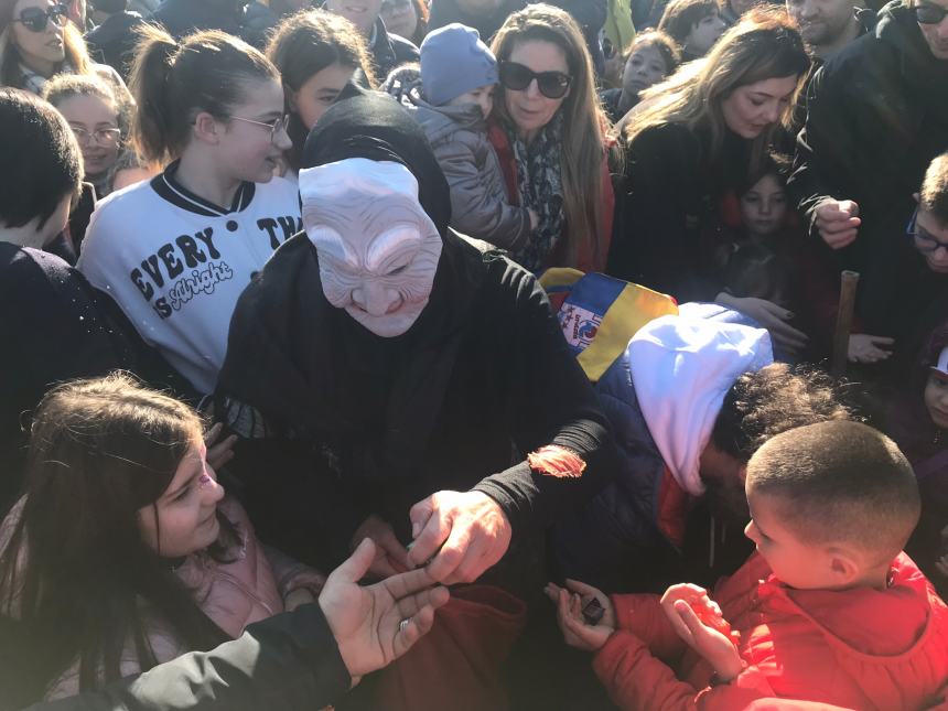 In tantissimi in spiaggia per "La Befana vien dal mare"