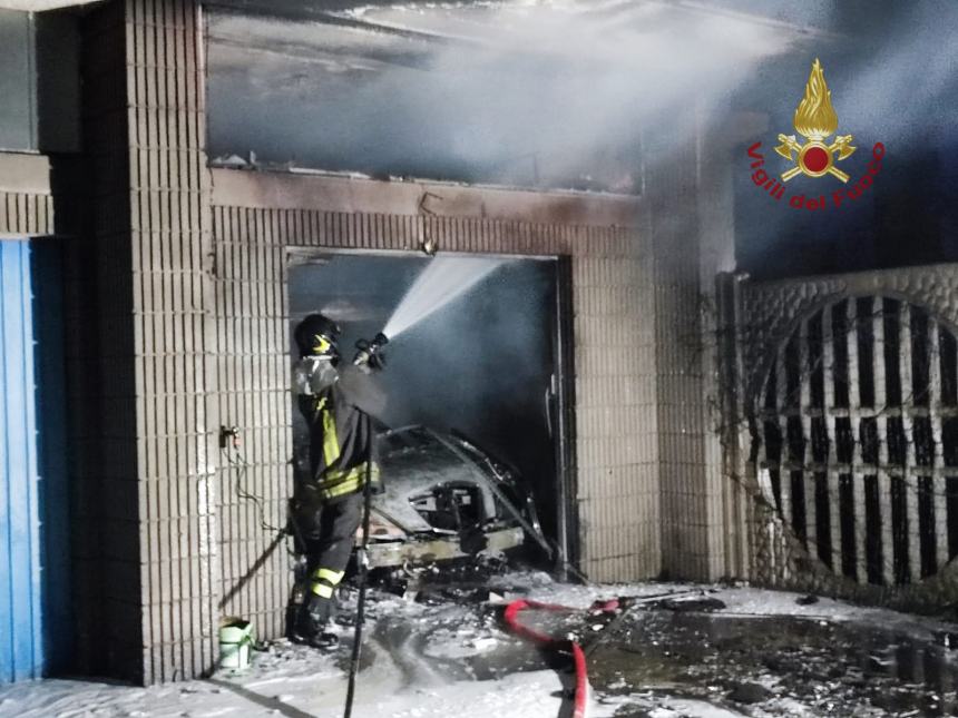Incidenti, incendi e maltempo: nove persone soccorse dai Vigili del fuoco