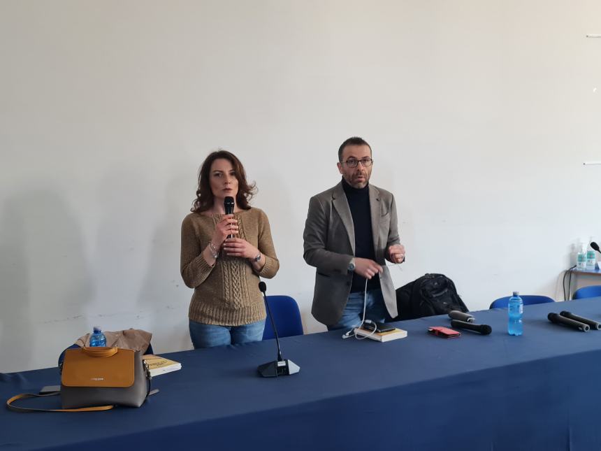 Donne e legalità: l’Alfano incontra lo scrittore Paolo De Chiara