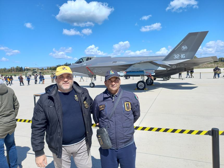 Vasto L associazione Arma Aeronautica di Vasto in visita al 32