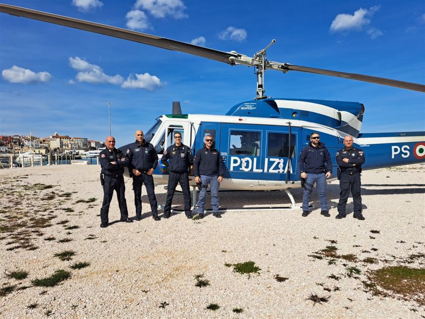 Polizia di Stato in elicottero al porto turistico