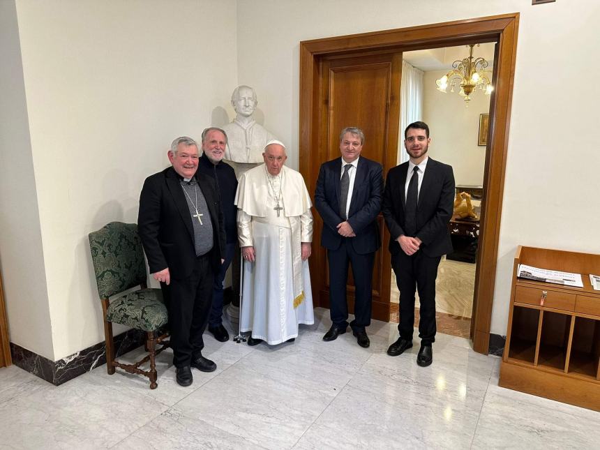 Il sindaco Roberti, il vescovo De Luca e don Benito ricevuti in Vaticano da Papa Francesco