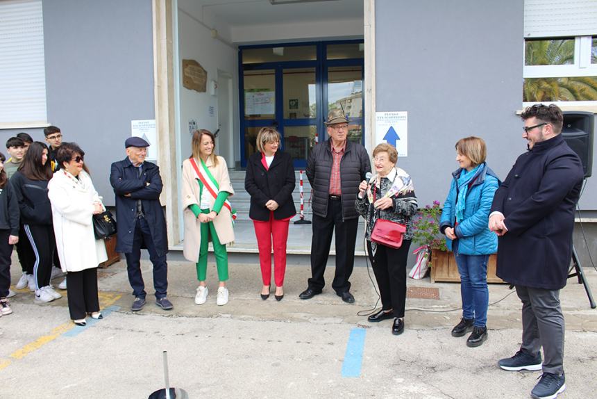  Bandiera tricolore restaurata e alla scuola media “Salvo D’Acquisto” di San Salvo