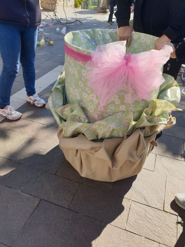 A Paglieta un albero di Pasqua con tanti capolavori realizzati all'uncinetto