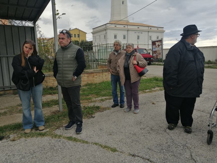 Miasmi di Punta Penna: "Siamo stufi di vivere il disagio degli odori molesti"