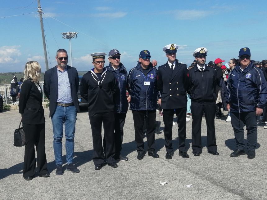 Studenti protagonisti della Giornata del Mare, Varone: “Porto destinato a crescere”