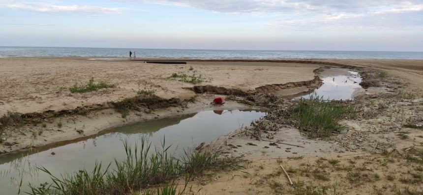 Divieto di balneazione a Fosso Marino, valori non conformi