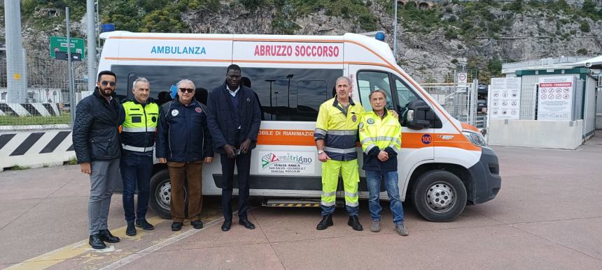 La Valtrigno grazie ad una raccolta fondi dona una ambulanza al Senegal