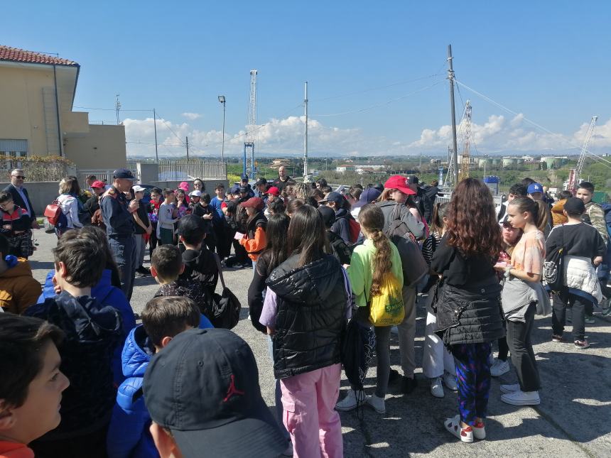 Studenti protagonisti della Giornata del Mare, Varone: “Porto destinato a crescere”