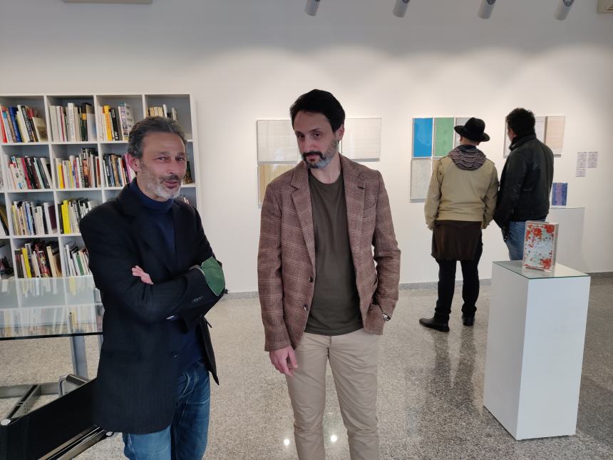 Paolo Masi e Marco Ercolano con i loro "cartoni" protagonisti alla galleria Sangalllo