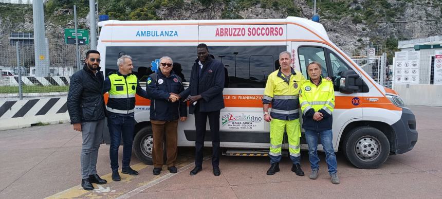 La Valtrigno grazie ad una raccolta fondi dona una ambulanza al Senegal