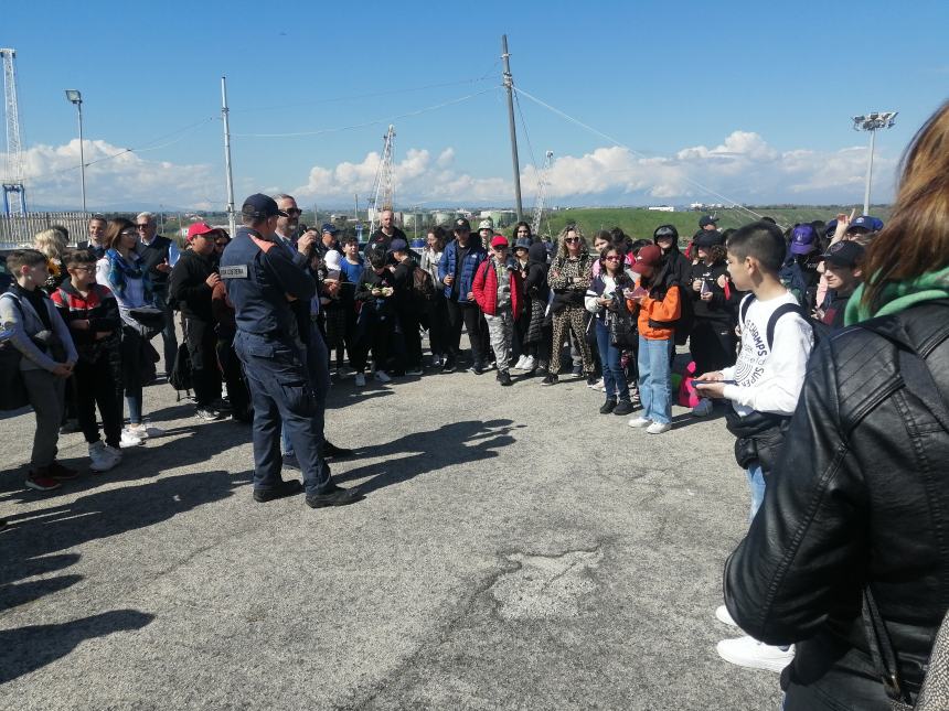 Studenti protagonisti della Giornata del Mare, Varone: “Porto destinato a crescere”