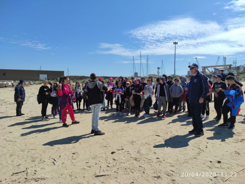 Studenti protagonisti della Giornata del Mare, Varone: “Porto destinato a crescere”