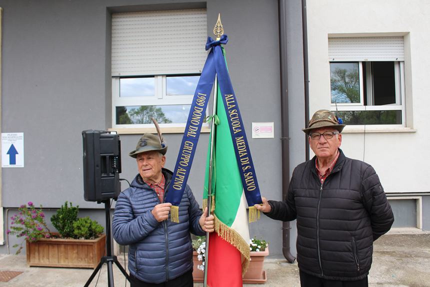  Bandiera tricolore restaurata e alla scuola media “Salvo D’Acquisto” di San Salvo