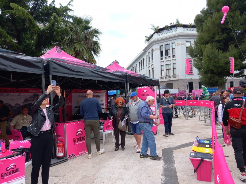 Giro d'Italia a Vasto, i corridori: "La Costa dei Trabocchi è fantastica"