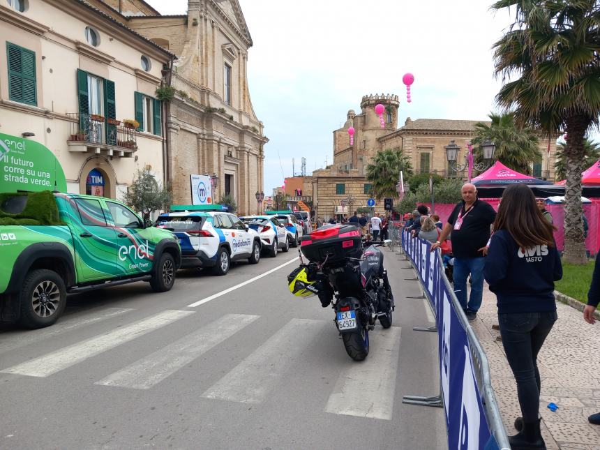 Giro d'Italia a Vasto, i corridori: "La Costa dei Trabocchi è fantastica"