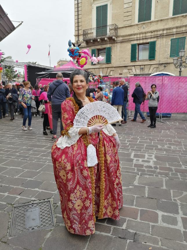 Giro d'Italia, entusiasmo in centro: "L'Abruzzo meritava i riflettori, Vasto è bellissima"