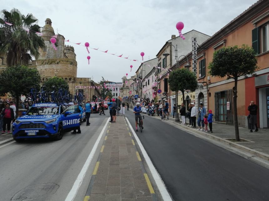 Giro d'Italia, entusiasmo in centro: "L'Abruzzo meritava i riflettori, Vasto è bellissima"