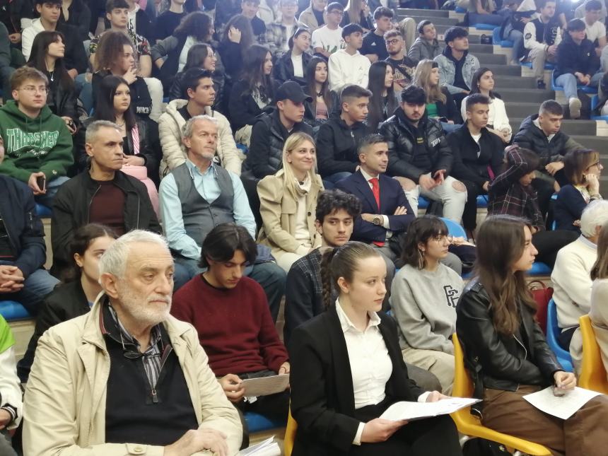 Premio Croce, Dacia Maraini agli studenti vastesi: “Leggete per conoscere il mondo”