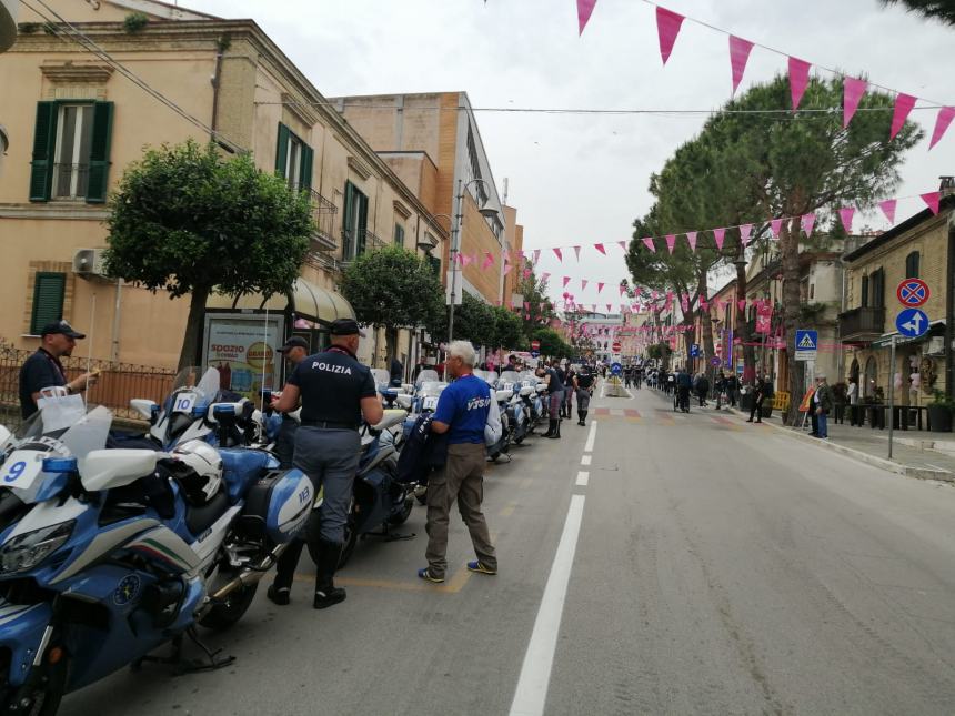 Giro d'Italia, entusiasmo in centro: "L'Abruzzo meritava i riflettori, Vasto è bellissima"