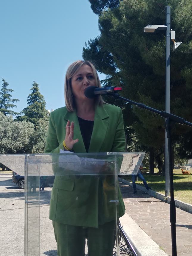 A Vasto corona d'alloro e pensiline in plexiglass per la Giornata della Legalità