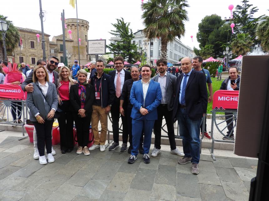 "La partenza del Giro d'Italia a Vasto un momento unico di sport"