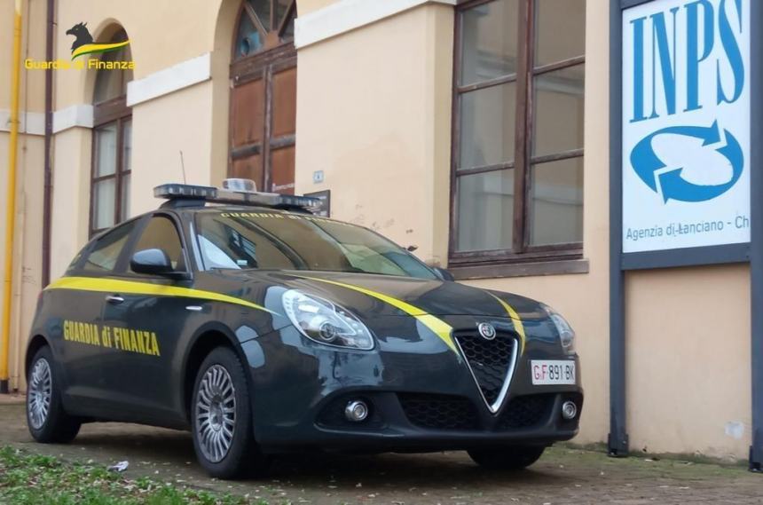 Evasore totale intesta 70 autovetture ad un prestanome, in 2 denunciati