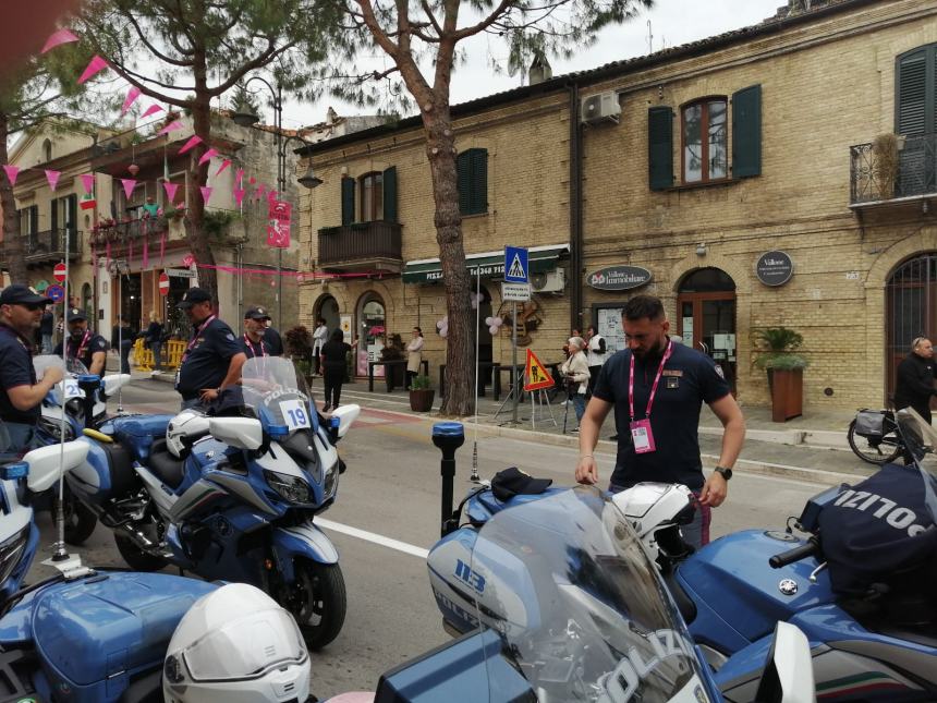 Giro d'Italia, entusiasmo in centro: "L'Abruzzo meritava i riflettori, Vasto è bellissima"