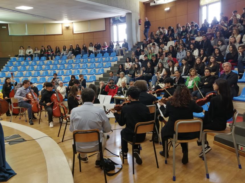 Premio Croce, Dacia Maraini agli studenti vastesi: “Leggete per conoscere il mondo”