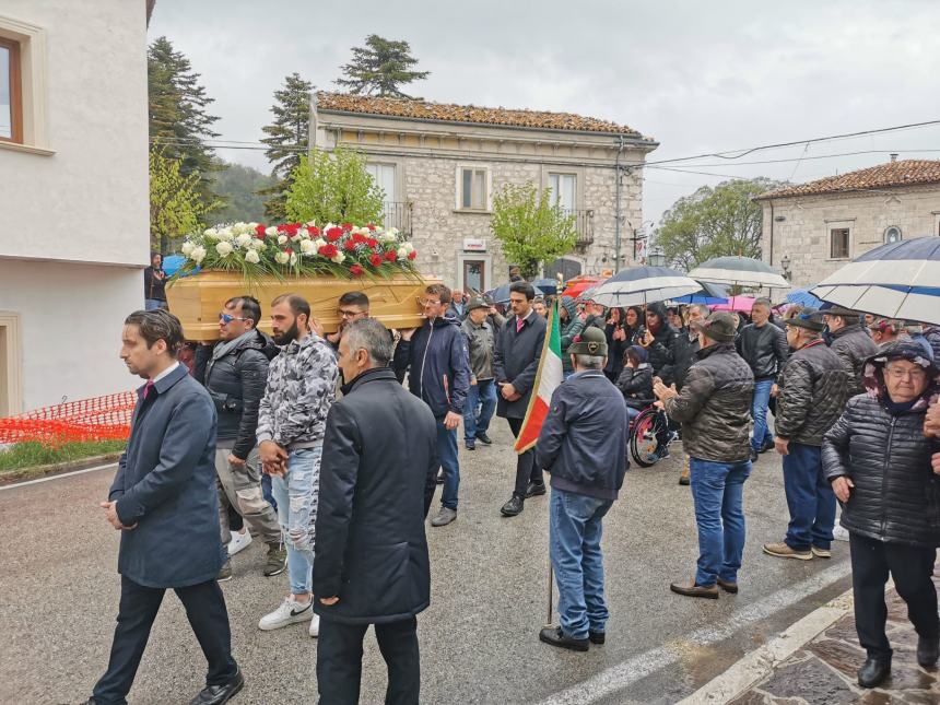 Chiesa gremita per l'ultimo saluto a Daniele Casciato: "Un ragazzo d'oro, amico di tutti"