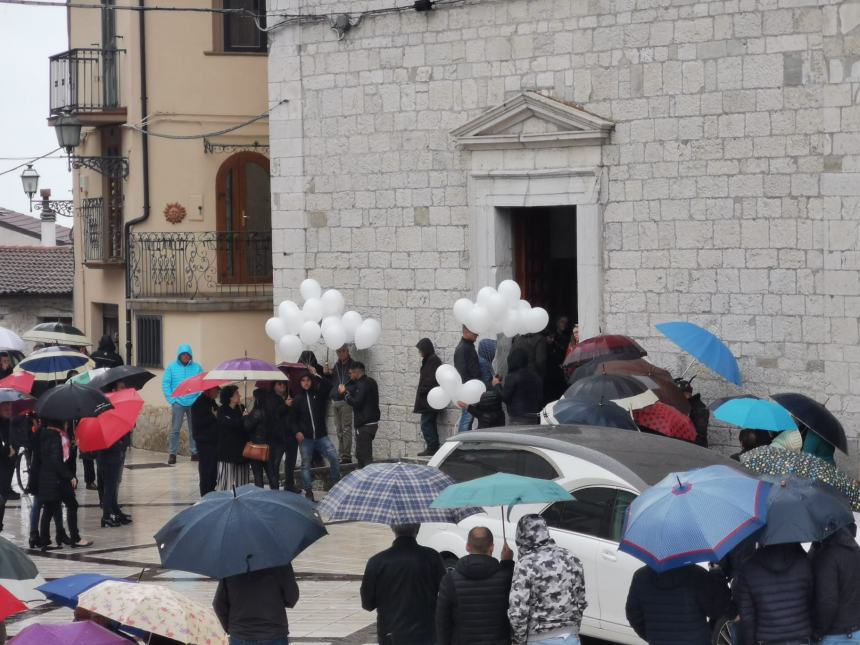 Chiesa gremita per l'ultimo saluto a Daniele Casciato: "Un ragazzo d'oro, amico di tutti"