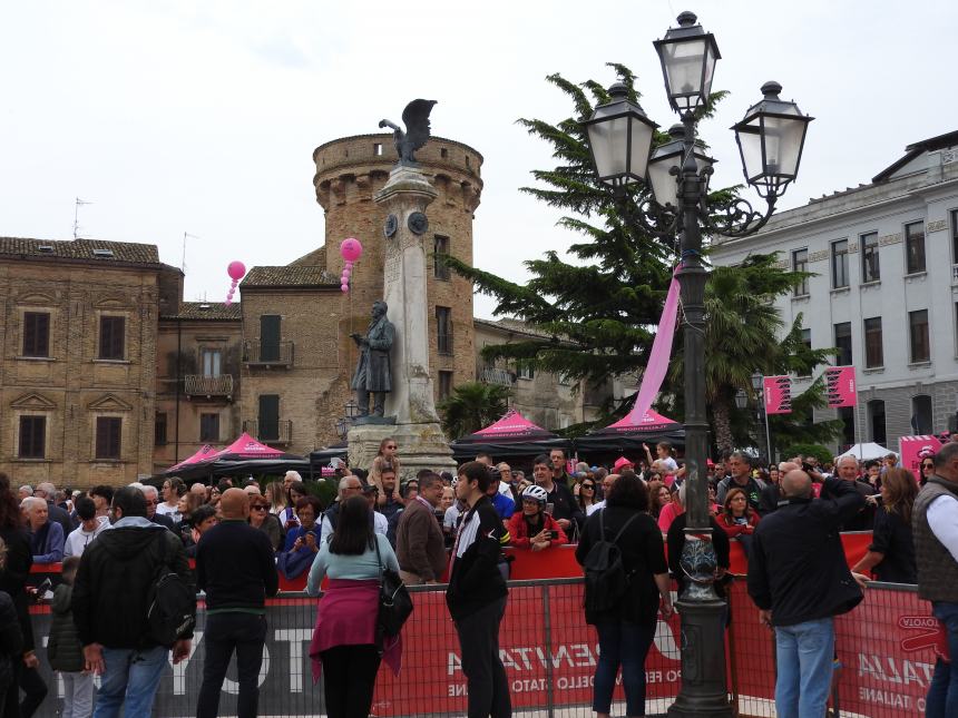 "La partenza del Giro d'Italia a Vasto un momento unico di sport"