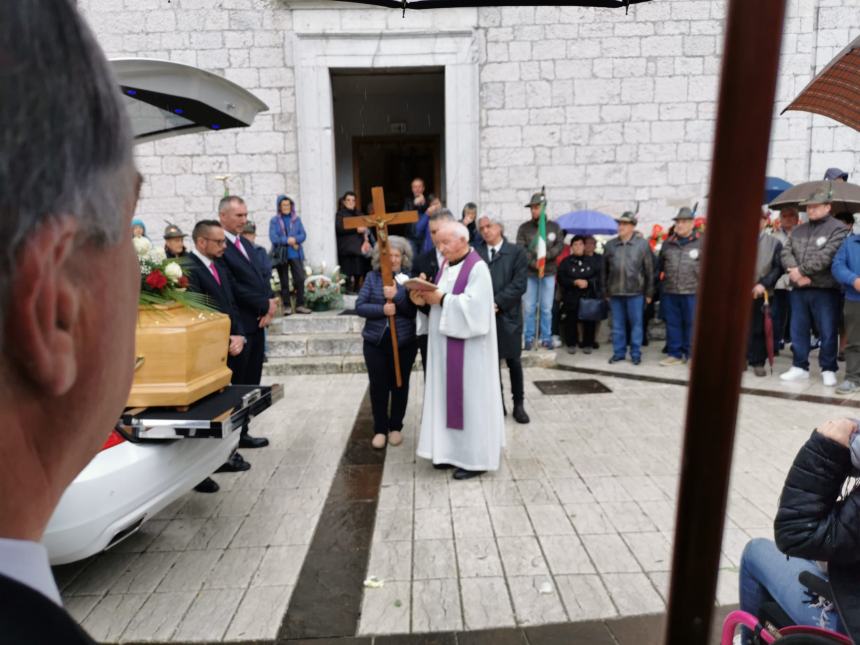 Chiesa gremita per l'ultimo saluto a Daniele Casciato: "Un ragazzo d'oro, amico di tutti"