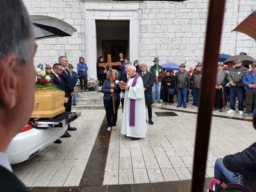 Chiesa gremita per l'ultimo saluto a Daniele Casciato: "Un ragazzo d'oro, amico di tutti"