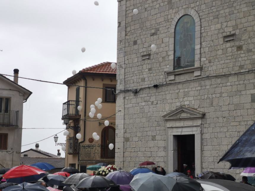 Chiesa gremita per l'ultimo saluto a Daniele Casciato: "Un ragazzo d'oro, amico di tutti"