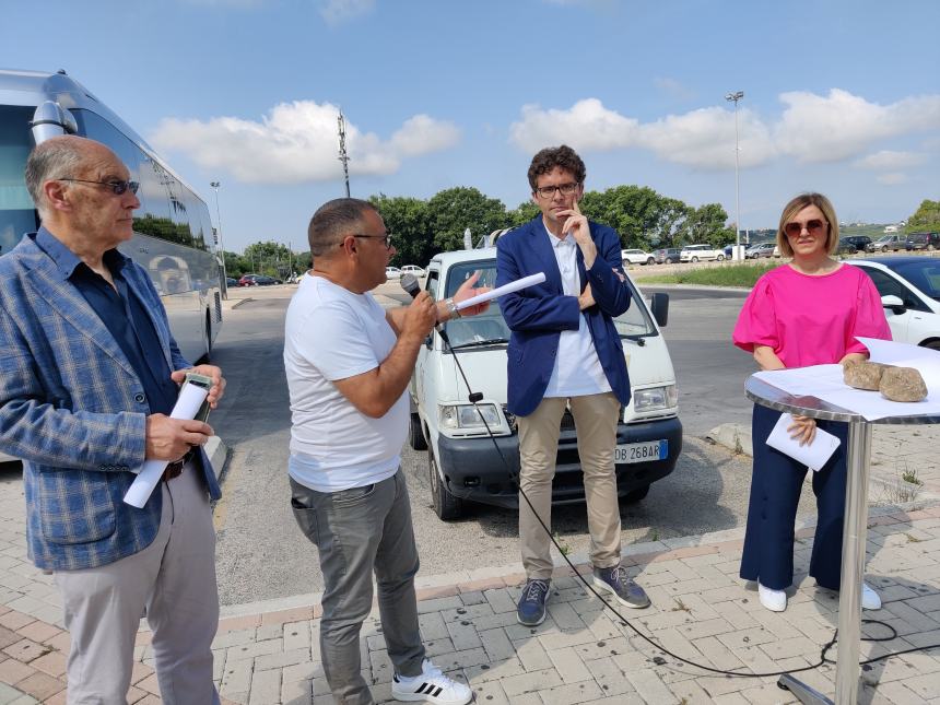 "Da 2 anni devono essere terminati i lavori al terminal bus: mancano bagni e sicurezza"