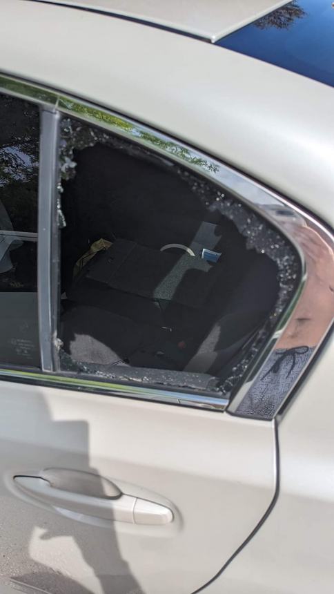 Ladri a Punta Aderci, finestrini di un auto sfondati: "Rubati borsa e portafogli dal portabagagli" 