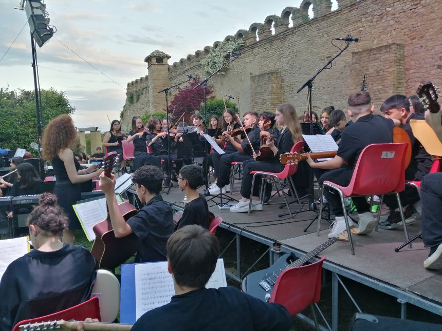 Emozioni ai Giardini d’Avalos grazie all'Orchestra giovanile Rossetti 