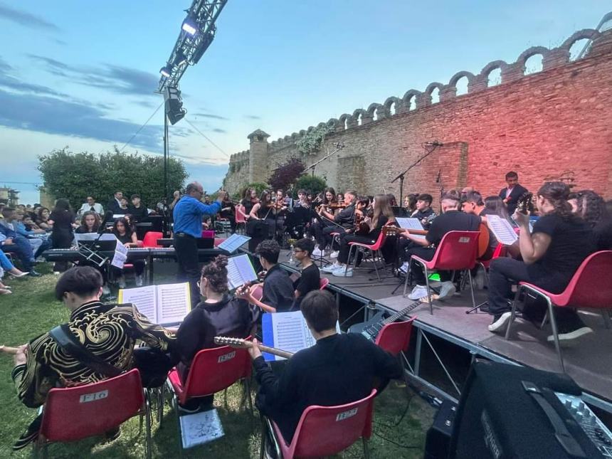 Emozioni ai Giardini d’Avalos grazie all'Orchestra giovanile Rossetti 